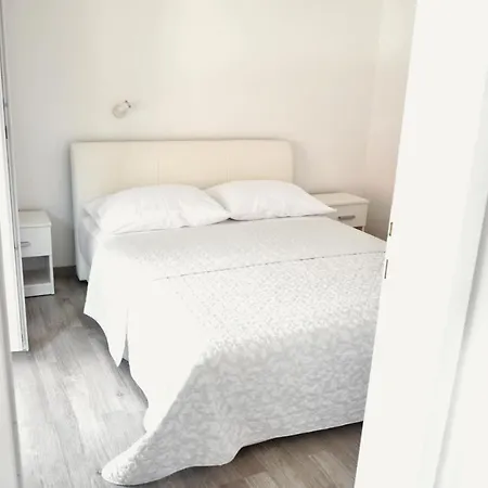 Apartman Rab Aurora *