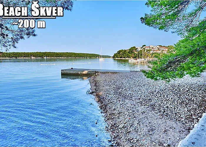 Rab Aurora Apartamento *
