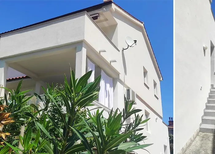 Rab Aurora Apartamento *