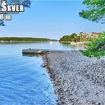 Rab Aurora Apartamento *