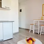 Rab Aurora Apartamento *